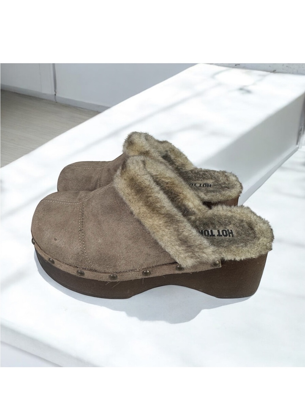 Women’s size 7.5 Y2K Hot Tomato Taupe Faux Suede Fur-Lined Clog Mules